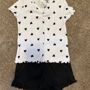 🌼5/$10🌼Jumping Beans Black and White Heart Outfit 4t